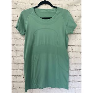 Lululemon Swiftly Tech Short Sleeve Crew size 10